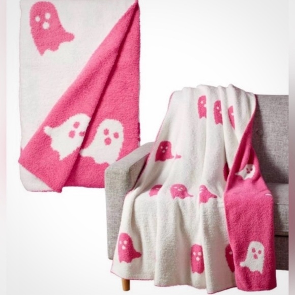 NEW! CUPCAKES & CASHMERE Hot Pink Ghosts Reversible Oversized Throw Blanket NWT! - Picture 16 of 16